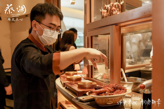 从大岭山到城市餐桌：蔡澜“金钟罩烧鹅”18店上新